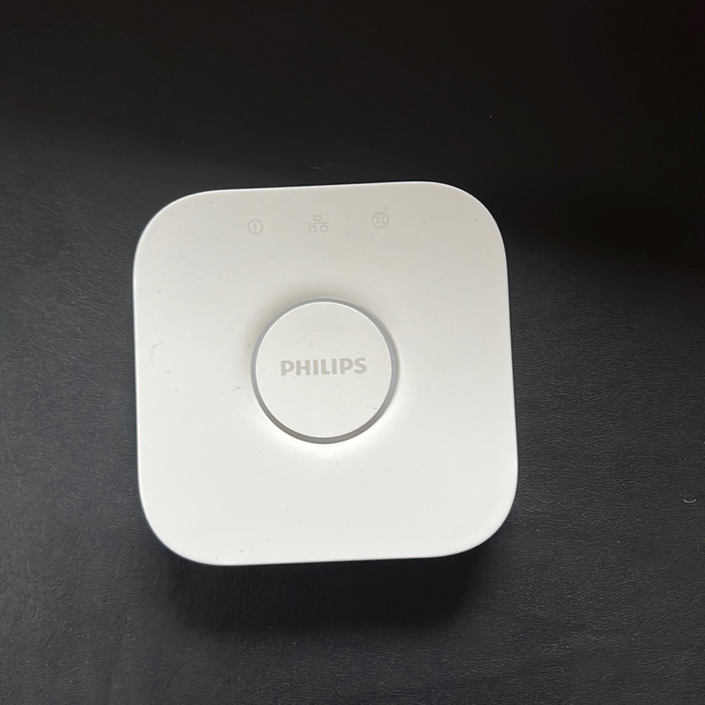 Phillips Hue Hub (no cords)